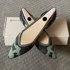 Brand New Olive Camo Rothy’s Points